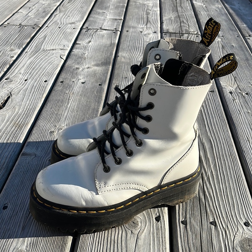 Platform doc martens